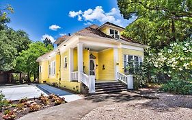 Regal Victorian Home In Downtown Calistoga